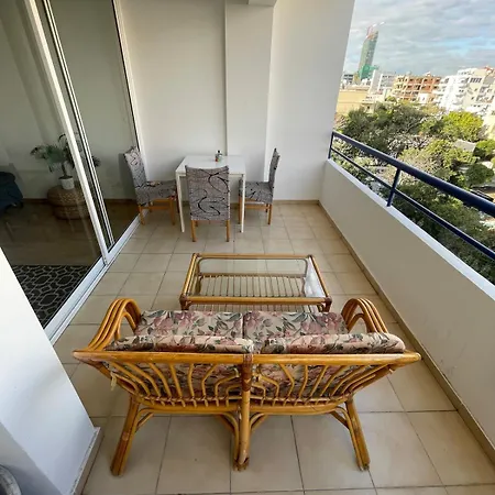 3 Bedroom Flat Central-5min Walk To