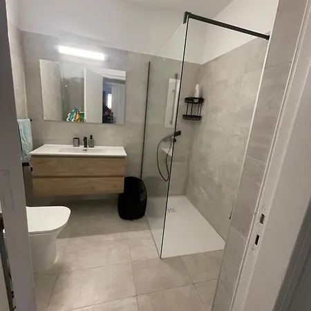 3 Bedroom Flat Central-5min Walk To Daire Limasol