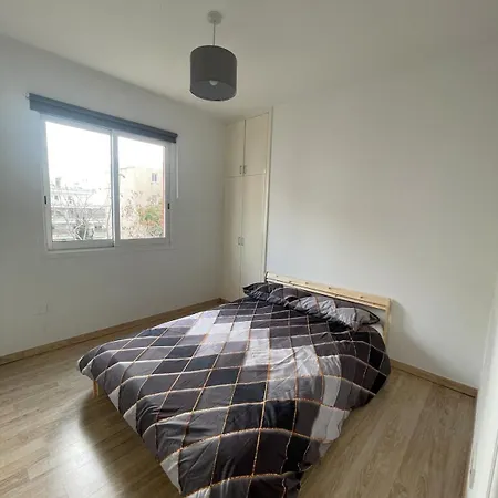 3 Bedroom Flat Central-5min Walk To 公寓
