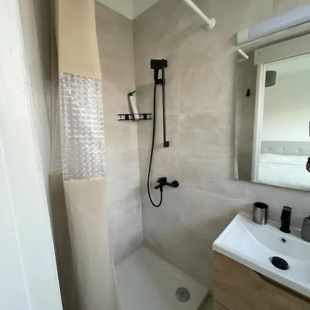 3 Bedroom Flat Central-5min Walk To 公寓 *